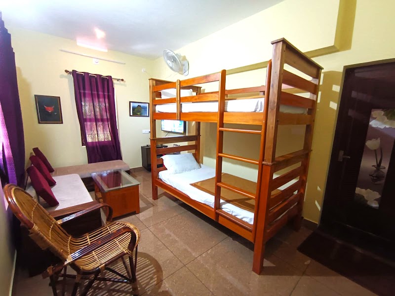 Golden Peak Estate Homestay room
